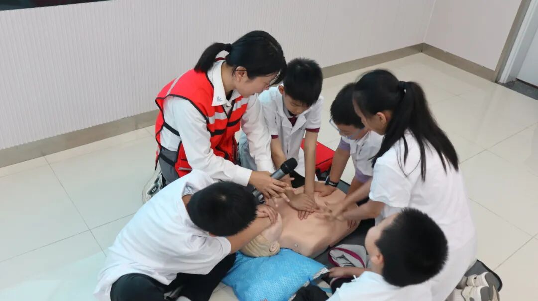 解职工后顾之忧，筑多彩暑期时光——湖北省第三人民医院2026年职工子女暑期爱心托管班结业仪式圆满举行