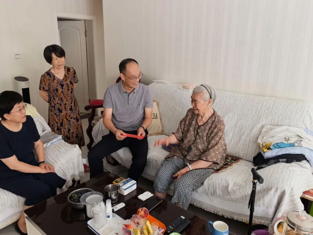 【医院动态】医院开展 “八一” 拥军优属慰问活动