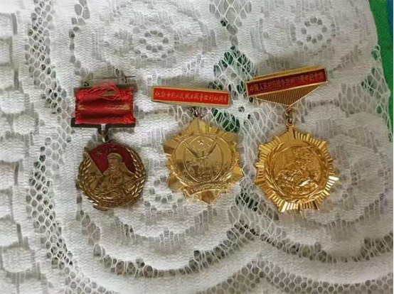 情暖八一守初心 温情慰问抗战老兵遗属侯庆印老人