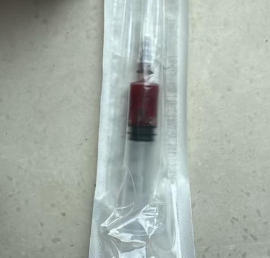 杭州大伯腹胀痛两天,肚子里竟在悄悄“开闸放血”?社区和医院联手救治,抢回一条命!