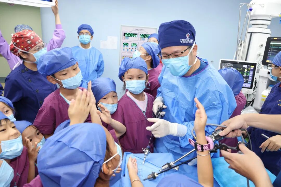 萌娃变身一日“小医生” | 2026年职工子女暑假医院体验日活动圆满完成