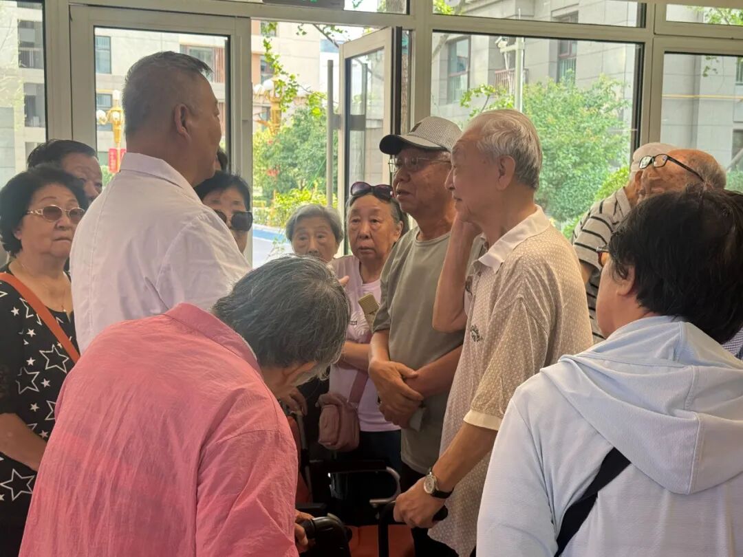 【医养康结合】护银发光明 乐享清晰晚年|燕达医院张仲臣主任走进金色年华养老中心开展眼科健康讲座