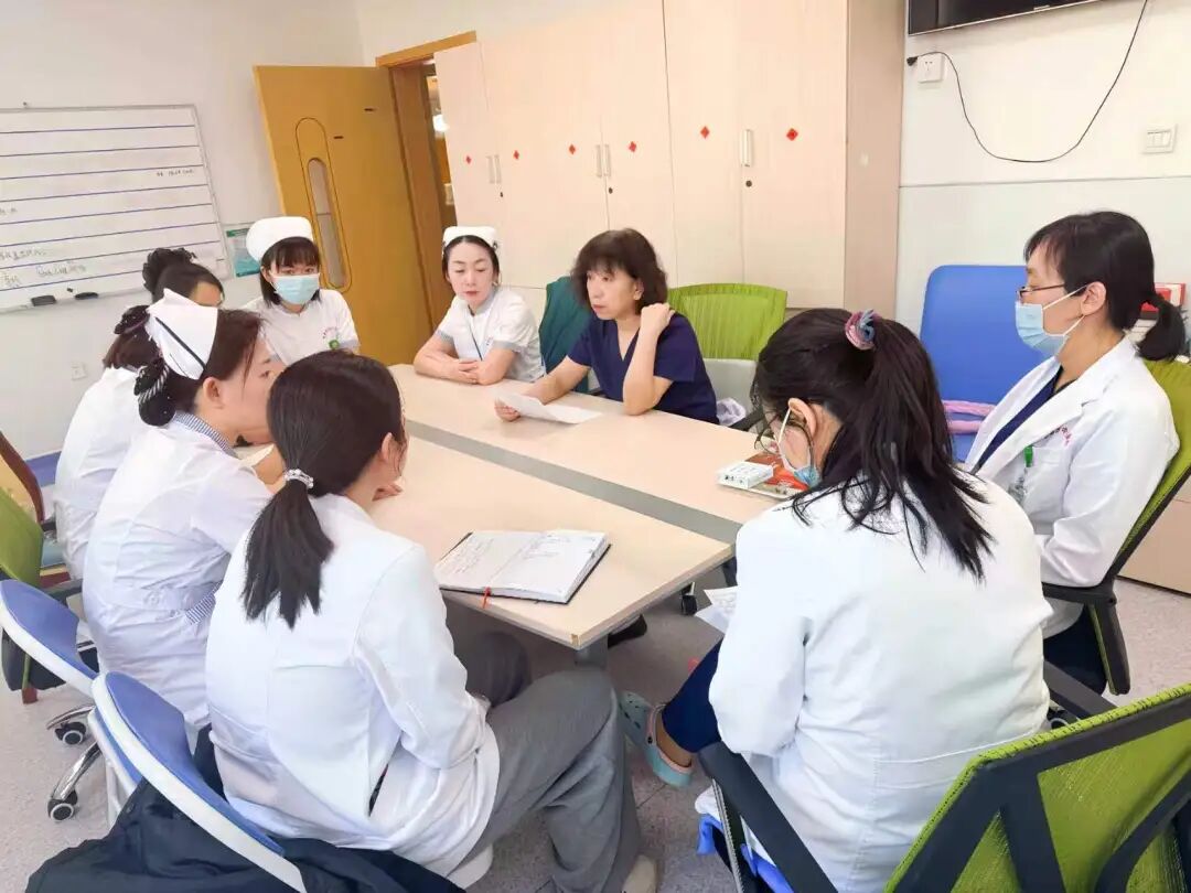 人文视角丨以爱消融稚心「孤独」 以暖意铸医患温情
