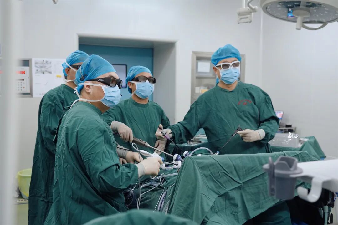支医手记丨70岁老人检出300枚息肉!我院帮扶专家在黔东南完成罕见遗传性肠癌根治术