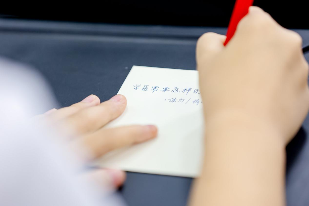 七秩启程·医“探”究竟丨西安交大一附院第二届“未来医学家探索营”暑期研学活动圆满收官!