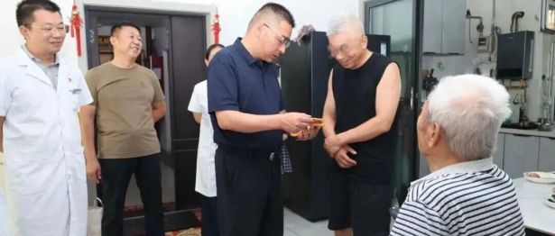 【优质服务】深入社区听民声，巡诊服务暖民心——石河子市人民医院社区巡诊把健康送到家