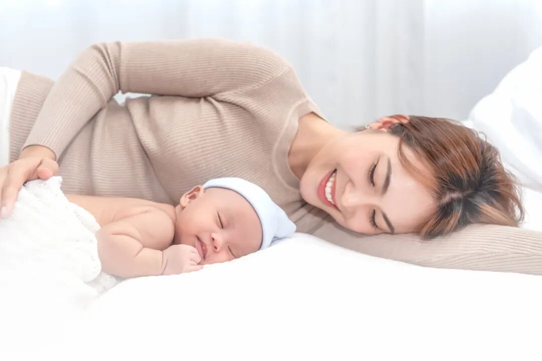 产后母婴“贴贴”，为何对母乳喂养有益？
