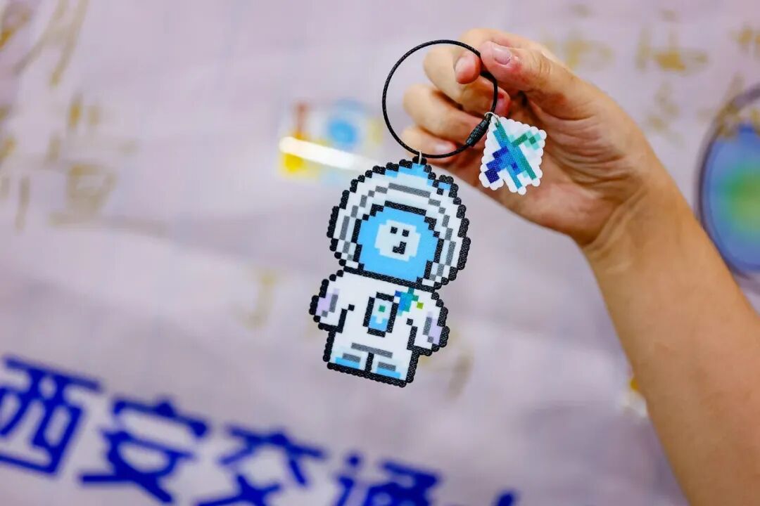 七秩启程·医“探”究竟丨西安交大一附院第二届“未来医学家探索营”暑期研学活动圆满收官!