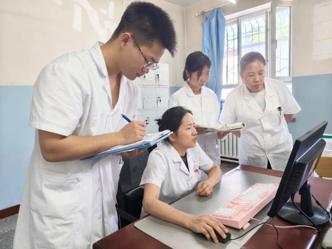 【我身边的医生】以初心守急诊一线 以匠心育卫健新兵——记143团分院急诊科主任杨静