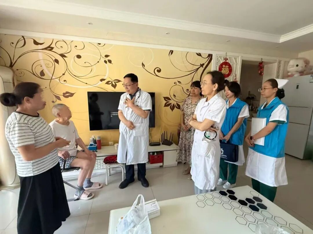 【优质服务】深入社区听民声,巡诊服务暖民心——石河子市人民医院社区巡诊把健康送到家