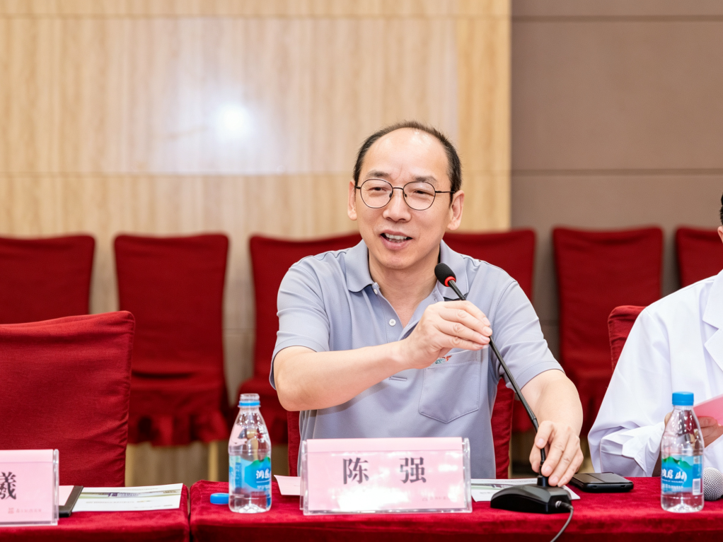 江苏大学领导莅临我院调研洽谈，携手推进校院合作新发展