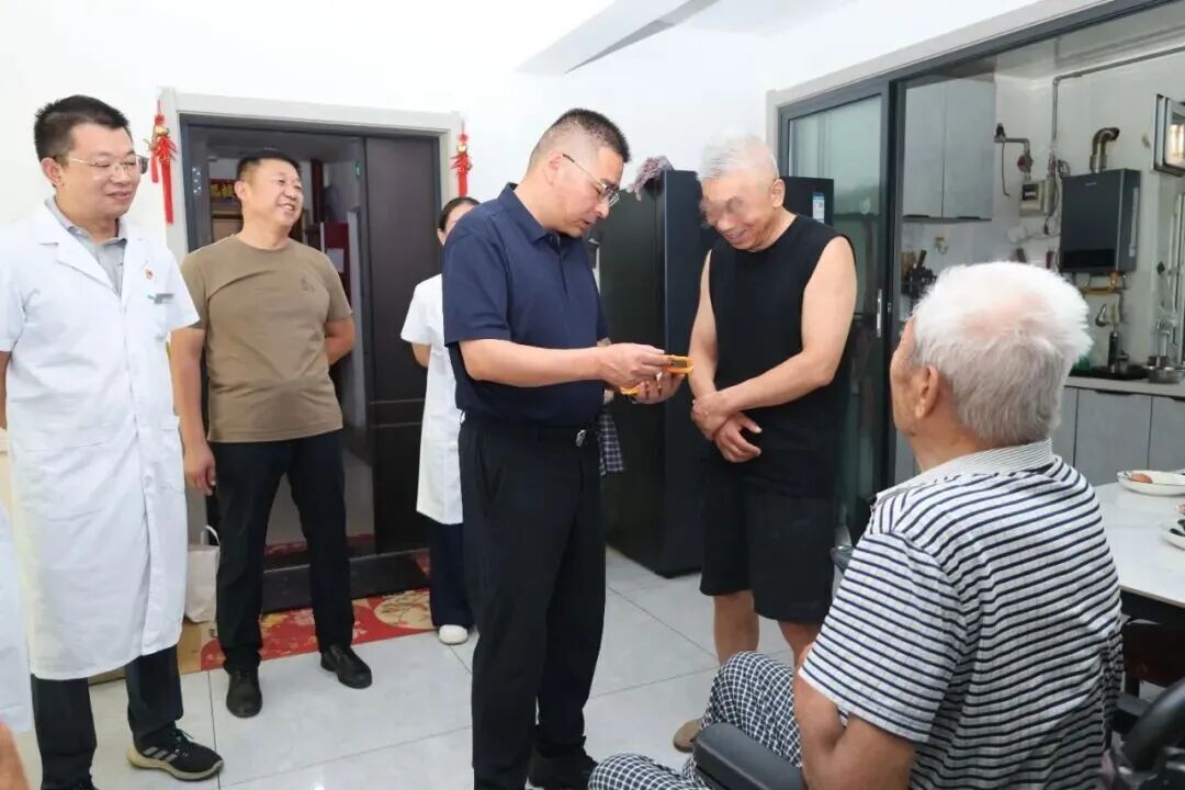 【优质服务】深入社区听民声,巡诊服务暖民心——石河子市人民医院社区巡诊把健康送到家