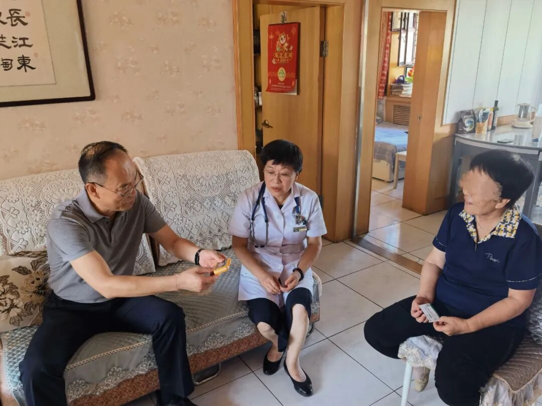 【优质服务】深入社区听民声,巡诊服务暖民心——石河子市人民医院社区巡诊把健康送到家