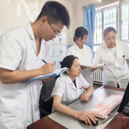 【我身边的医生】以初心守急诊一线 以匠心育卫健新兵——记143团分院急诊科主任杨静