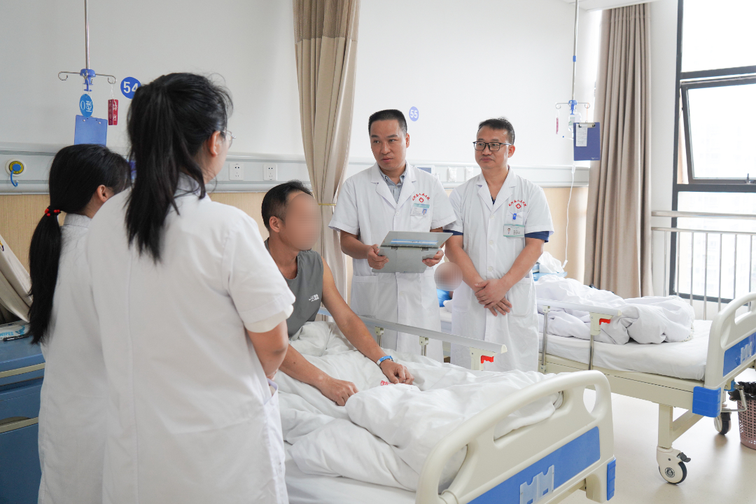支医手记丨1岁婴儿食道卡币、中年酗酒男子消化道大出血……看顺德这位消化内科专家如何交出支医的“山海答卷”