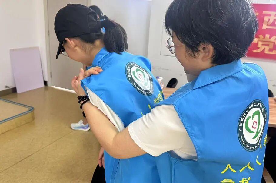 【医院文化建设】我院2026年“医脉相承续新篇,暑护全龄少年行”暑期研学营第三期亲子专场圆满落幕
