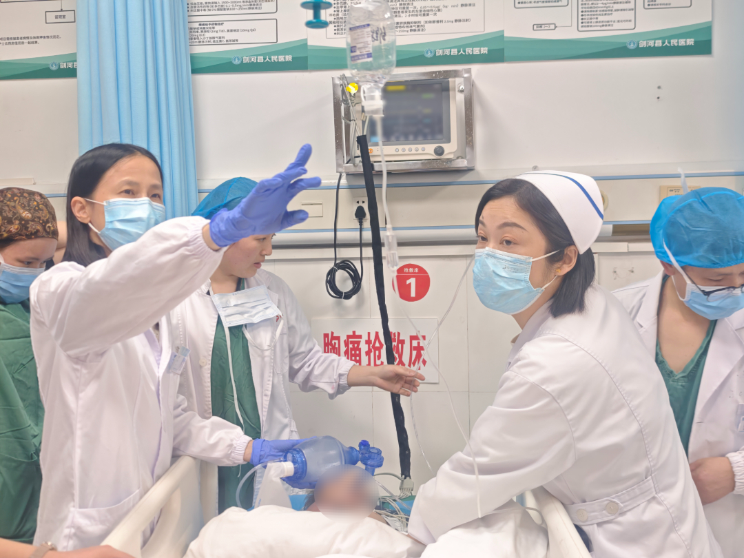 支医手记丨重症患儿救治的“定海神针”——儿科专家李惠红“身心并护”的支医之路