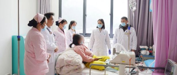 支医手记丨重症患儿救治的“定海神针”——儿科专家李惠红“身心并护”的支医之路