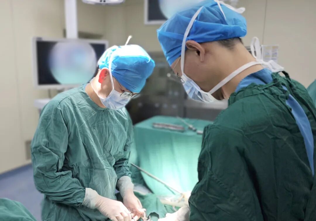 10 岁男孩脾破裂，保脾！再难也要做