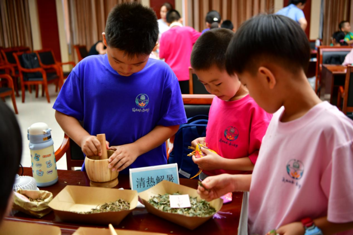 工会动态丨医脉相承·童心筑梦——本溪市中心医院首届暑期职工子女夏令营圆满收官(内附视频)