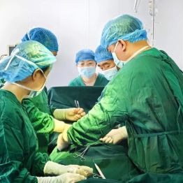 【医疗技术】家门口“解顽疾”！15×20厘米“巨大”疝气被成功“拆除”