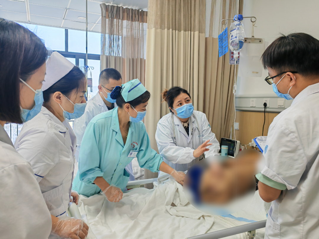 支医手记丨跨越山海的“医”靠!300多个日夜,内分泌与代谢科专家李颖把控糖绝活留在了黔乡