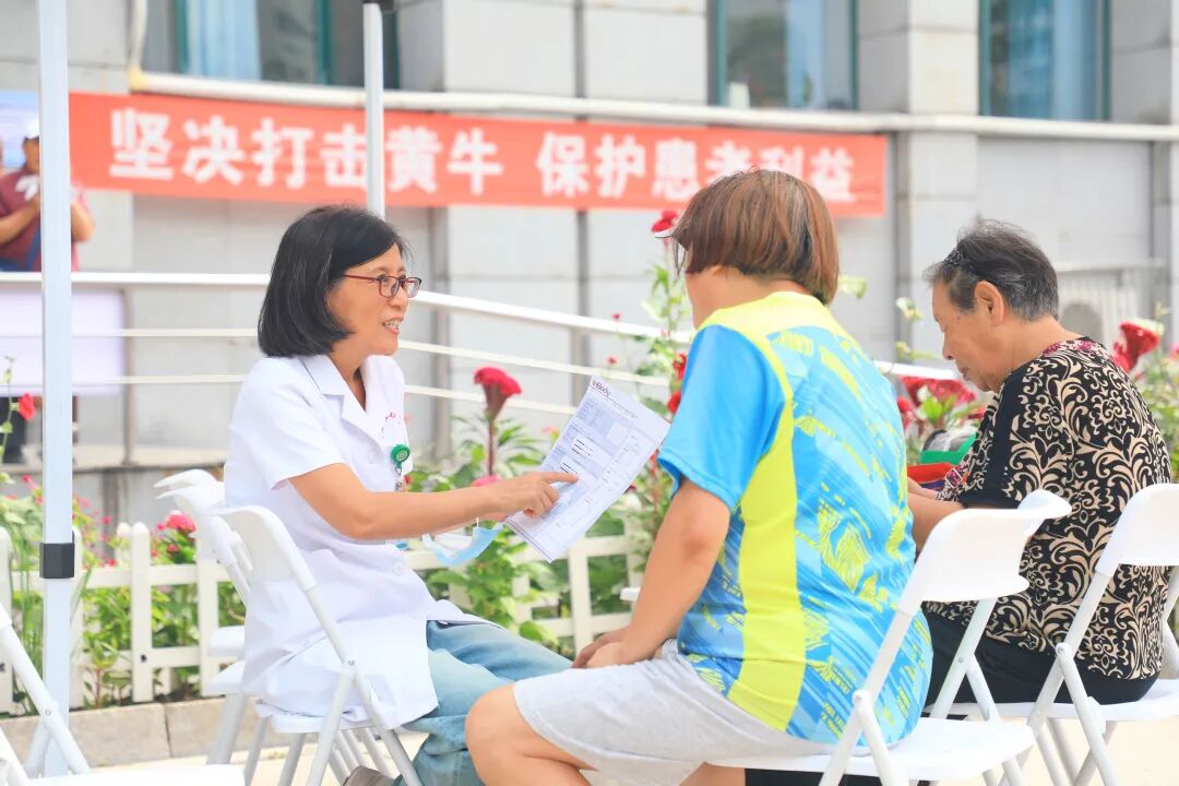 公益活动丨身体少抵抗 科学减重轻松达——本溪市中心医院成功举办“减重中国行”健康科普巡游本溪站活动