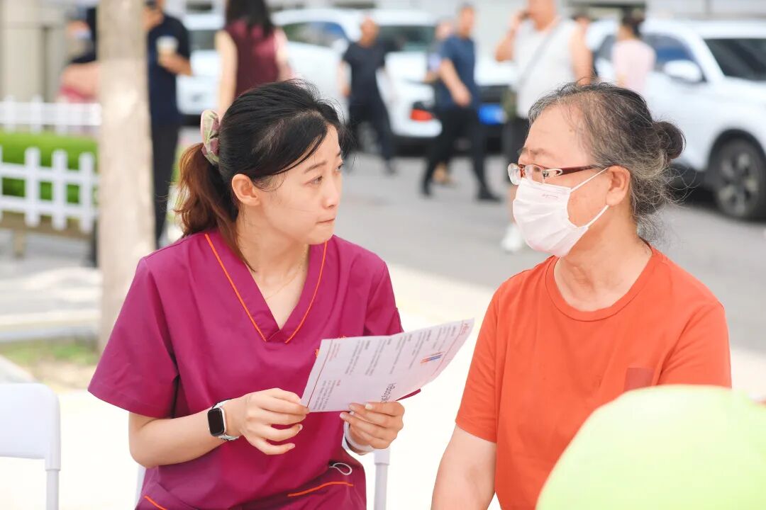 公益活动丨身体少抵抗 科学减重轻松达——本溪市中心医院成功举办“减重中国行”健康科普巡游本溪站活动