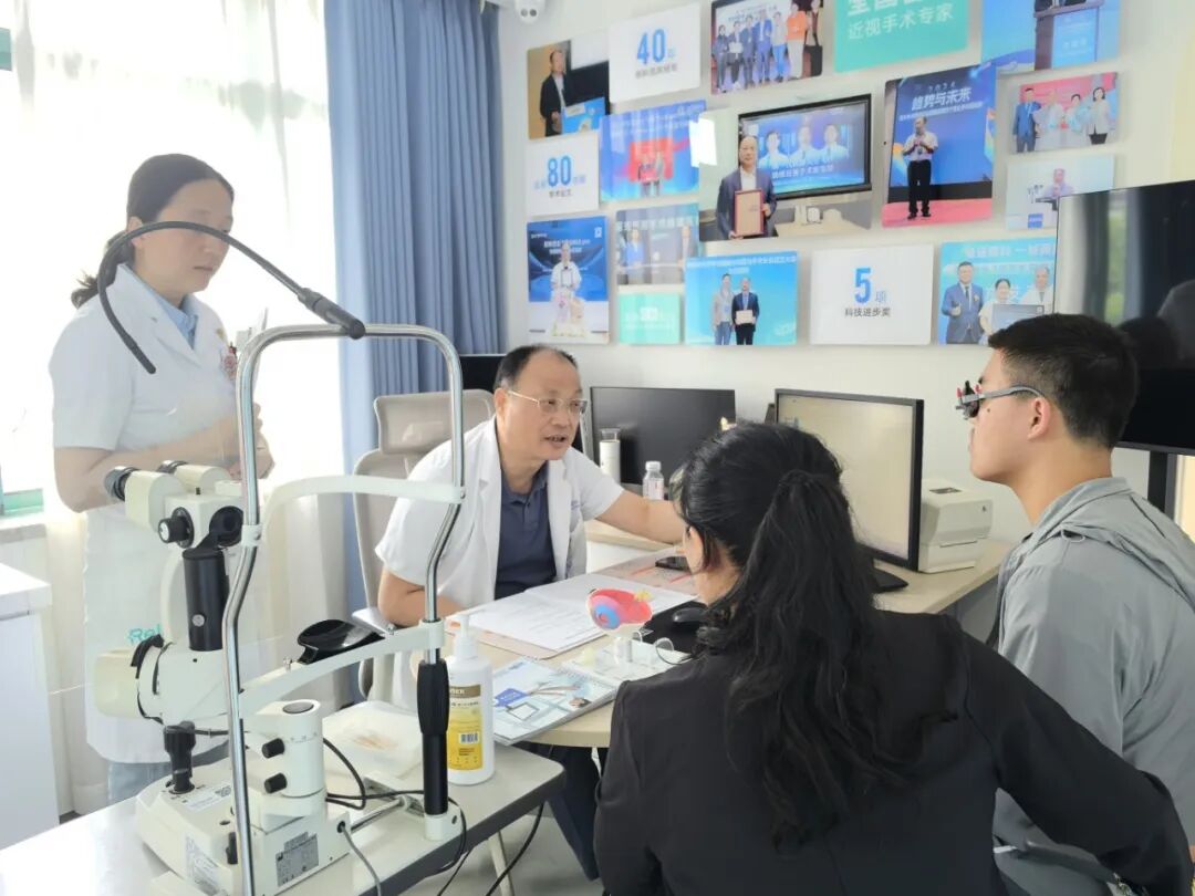 喜报| 武汉普瑞眼科医院沈政伟教授、关念副院长荣获SMILE pro散光矫正增强版全球认证专家