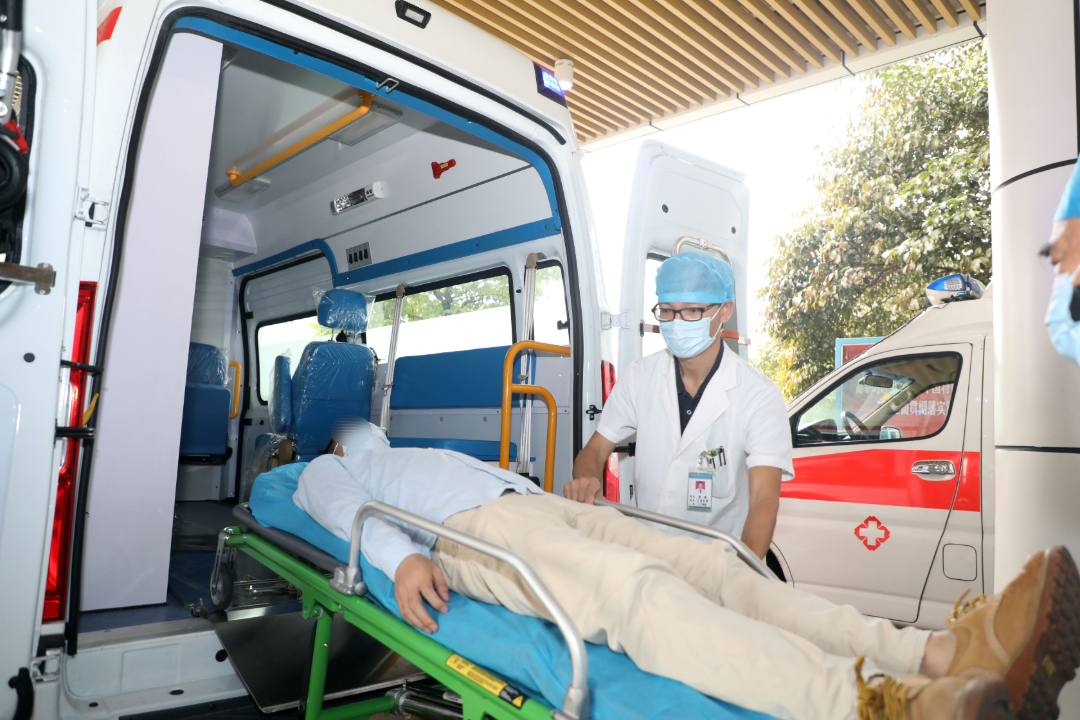 【医师节特辑·中心力量②】卒中中心:中风取栓“一步到位”,守护中风患者大脑