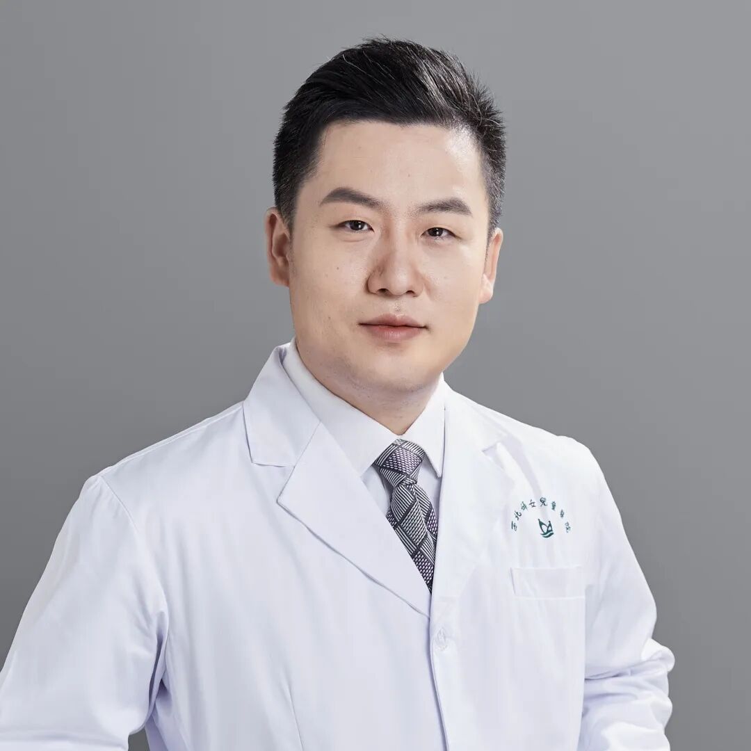 玩跷跷板险丢命！表面不见伤口，颅内正面临凶险危机