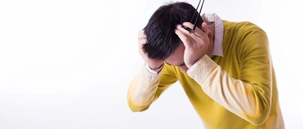 饭后一阵“晕碳”，30岁小伙直接被送进手术室！医生：经常头痛的人，一定得查！