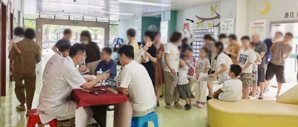 人从众！60余组家庭纷至沓来，只为这份“医靠”→