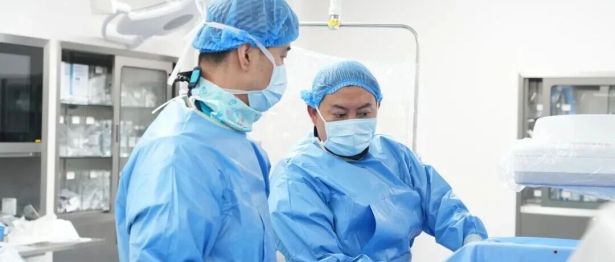 【媒体聚焦】八旬老人双下肢严重缺血行走困难，我院心内科微创球囊扩张术成功打通闭塞血管