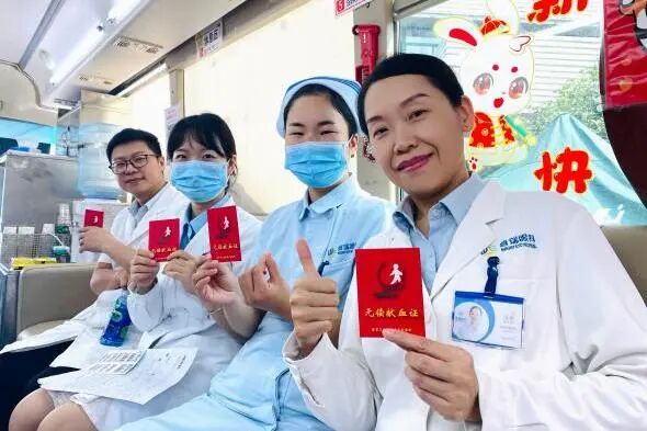 医路同行·共筑光明｜武汉普瑞眼科医院开展第九个中国医师节系列活动