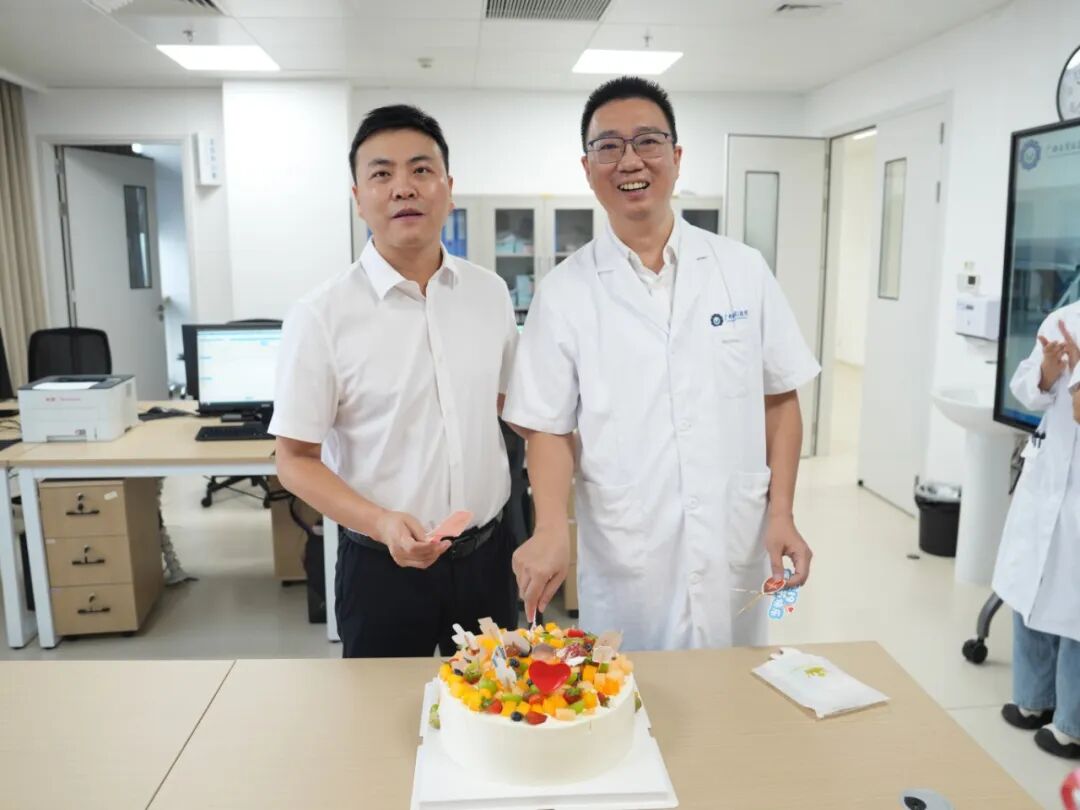 铸魂强基 德高技精｜广西自贸区医院开展医师节慰问活动