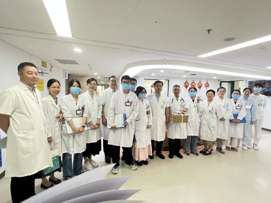 铸魂强基，德高技精丨广西医科大一附院开展2026年中国医师节走访慰问活动