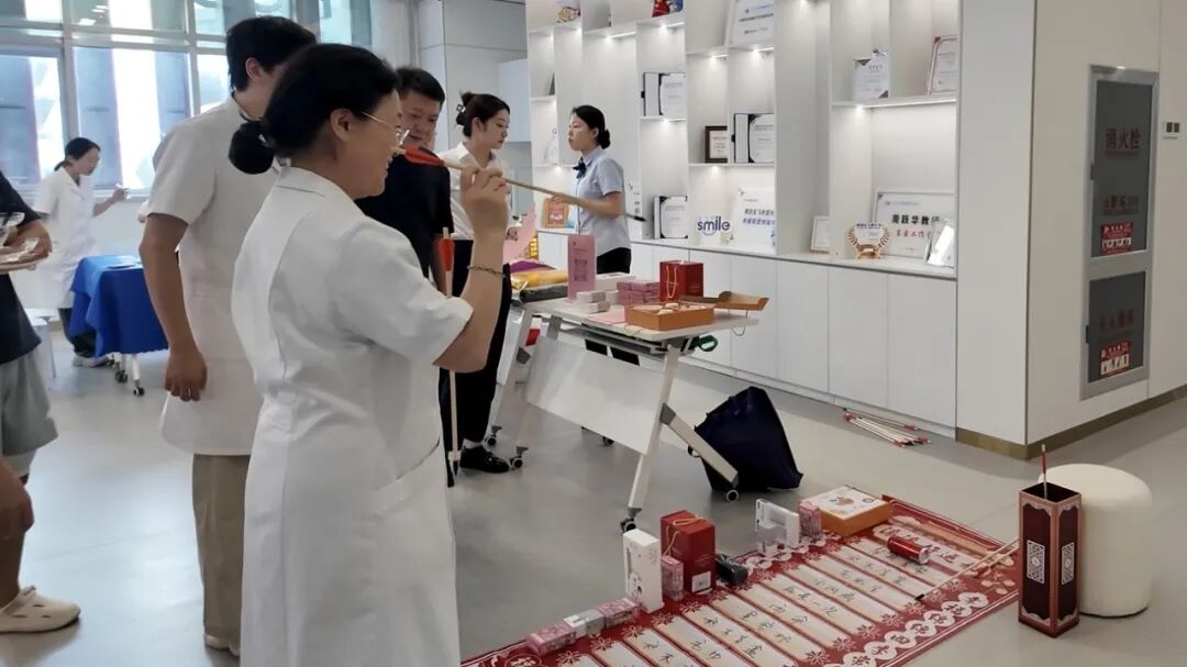 致敬光明守护者 | 天津华厦圆满举办第九届中国医师节庆祝活动