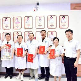 中国医师节 | 主角已就位！今日C位属于全体医者