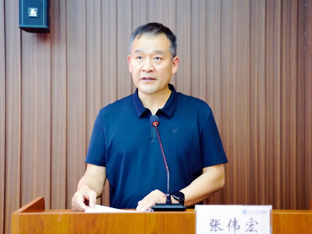 铸魂强基 德高技精︱郑州大学第五附属医院开展第九个中国医师节表彰慰问活动