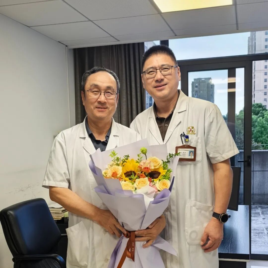 undefined 追光的人,终会光芒万丈!今天,把头条留给“生命守护者”