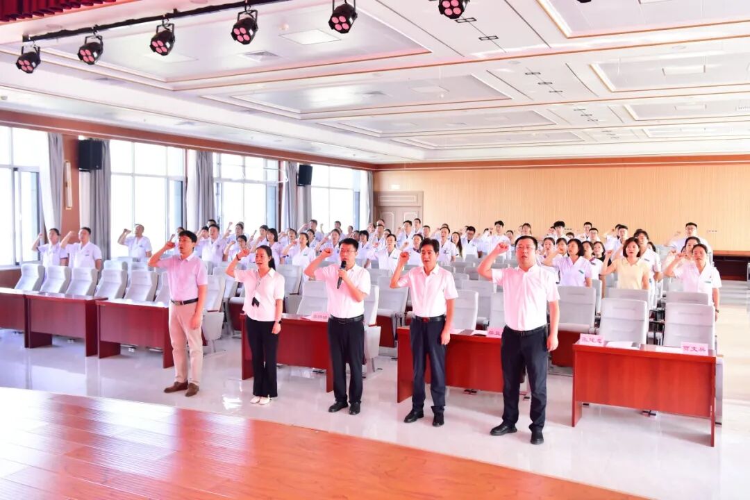 铸魂强基 德高技精——长治市中医医院召开第九个“中国医师节”表彰大会