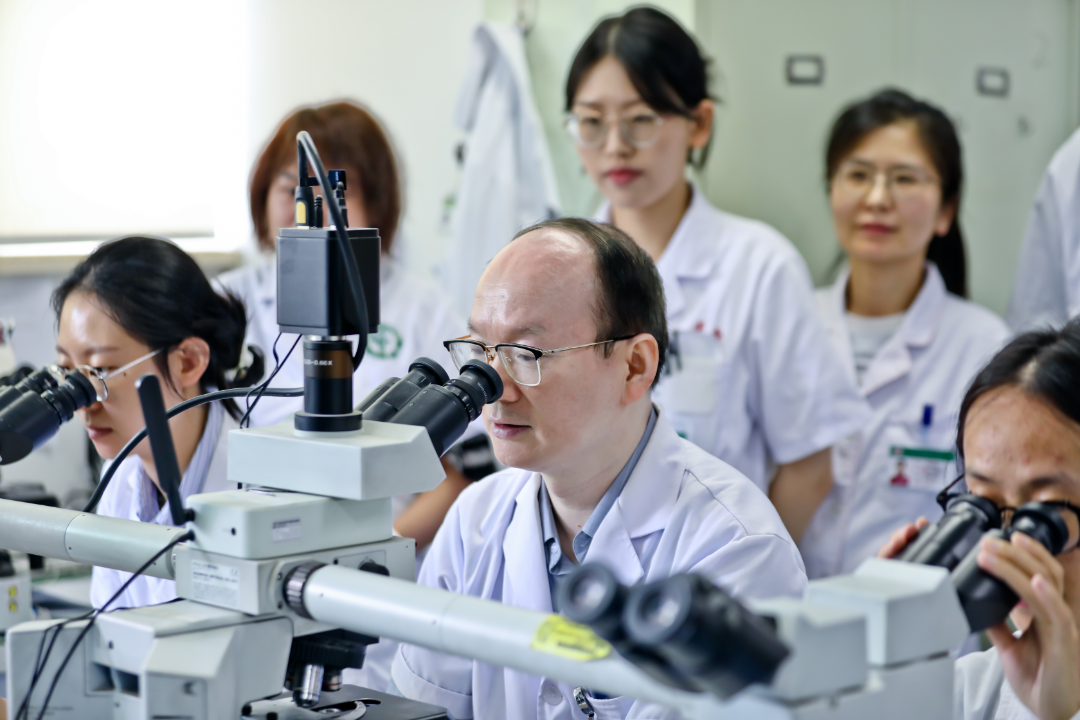 省医·瞬间：光影里的温度与力量