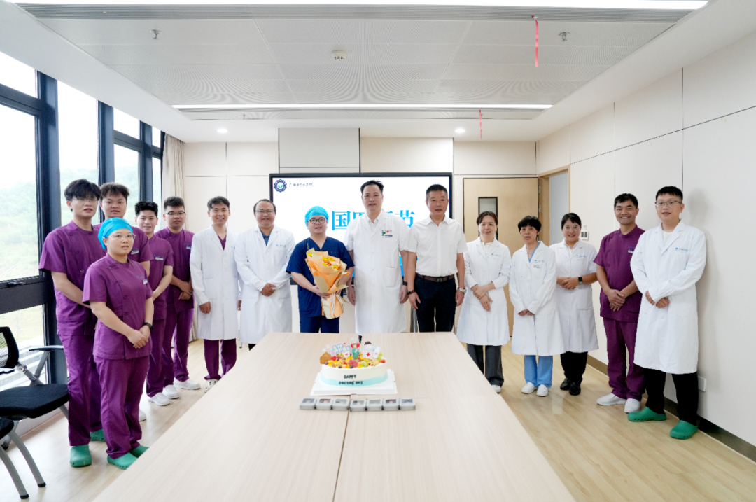 铸魂强基 德高技精｜广西自贸区医院开展医师节慰问活动