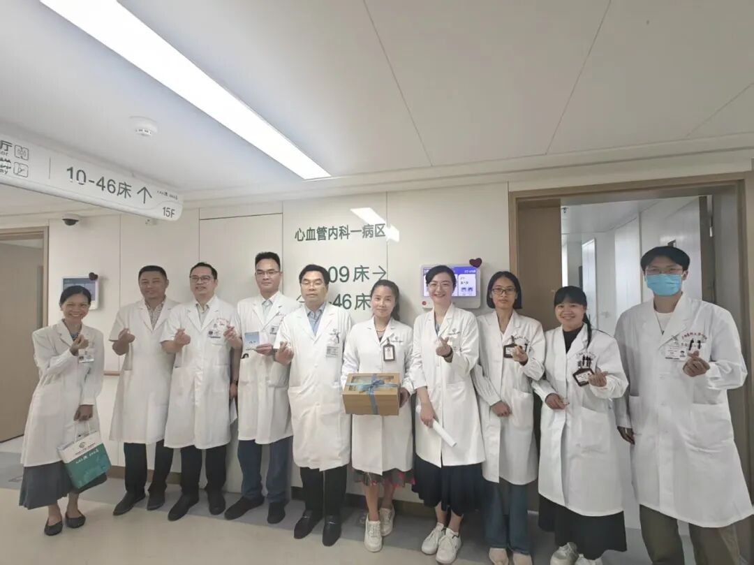 铸魂强基，德高技精丨广西医科大一附院开展2026年中国医师节走访慰问活动
