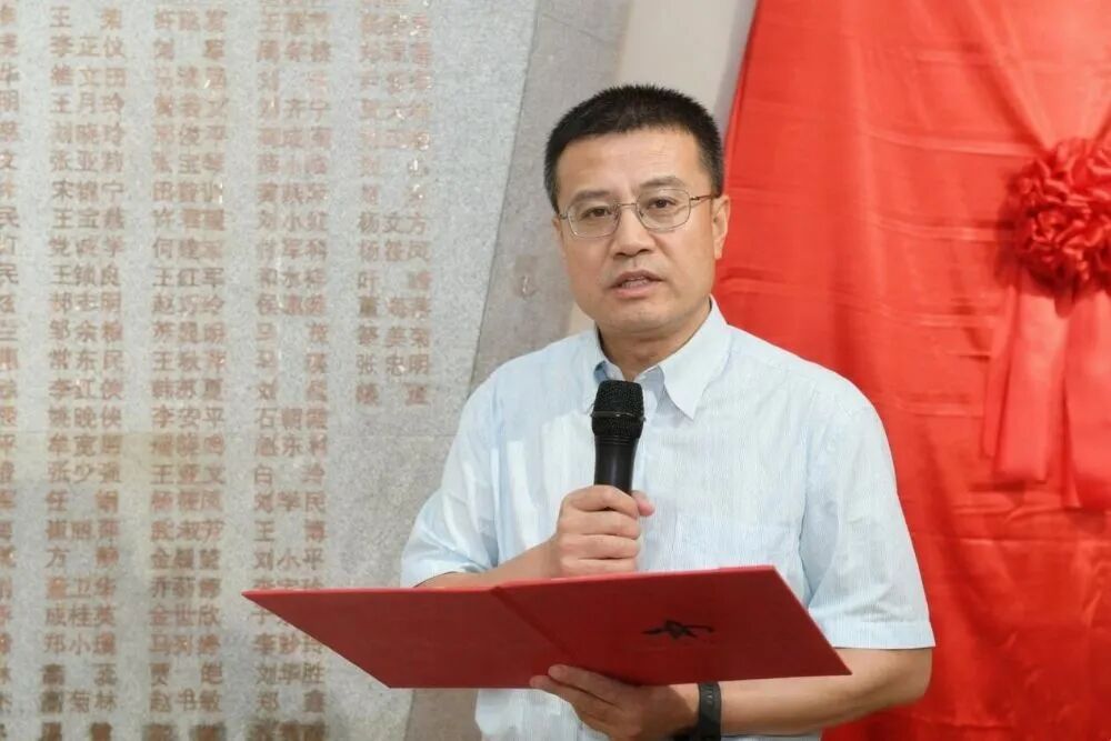 光荣！新晋正高职称专家荣进“专家榜”仪式在院史馆举行