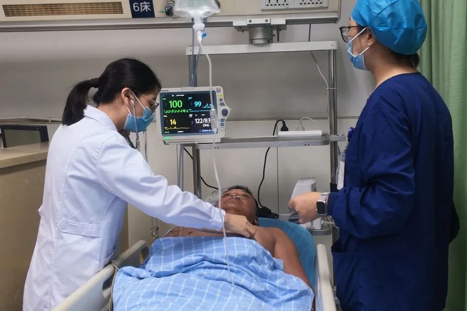 铸魂强基 德高技精 | 致敬每一位生命守护者,祝全体医师节日快乐!