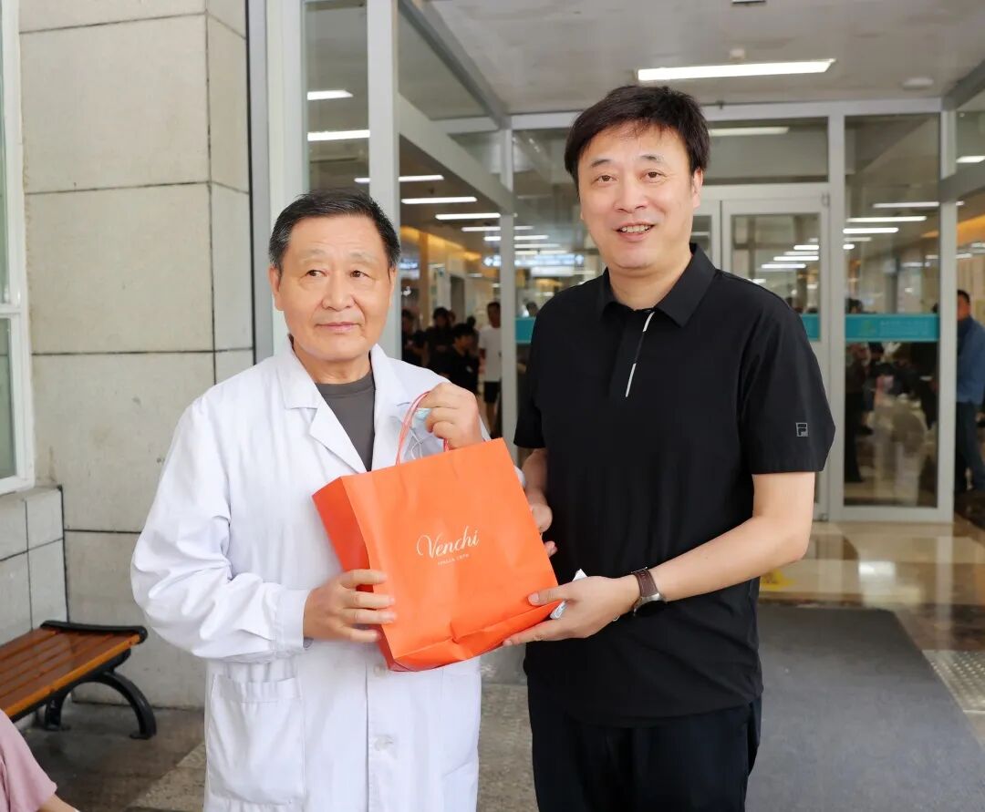当“医师节”邂逅“七夕”——淮安市第一人民医院开展2026年医师节慰问活动