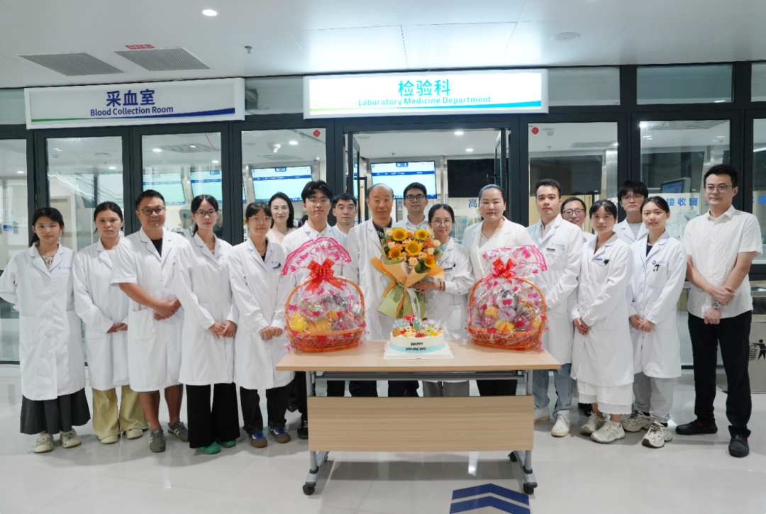 铸魂强基 德高技精｜广西自贸区医院开展医师节慰问活动