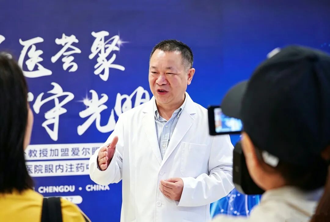有人治愈眼睛,有人治愈医生|中国医师节特辑